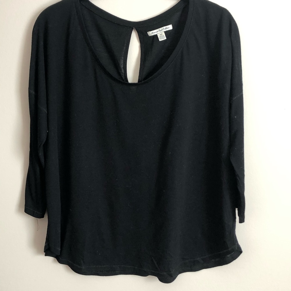 AE black flowy tshirt